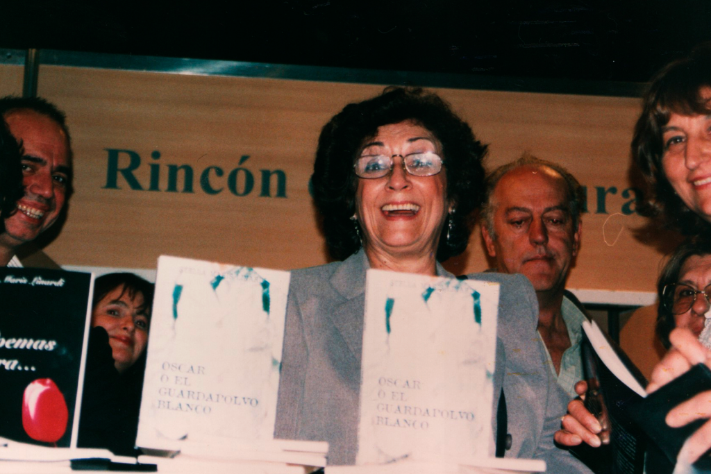 Stella en la Feria del Libro del año 2005.