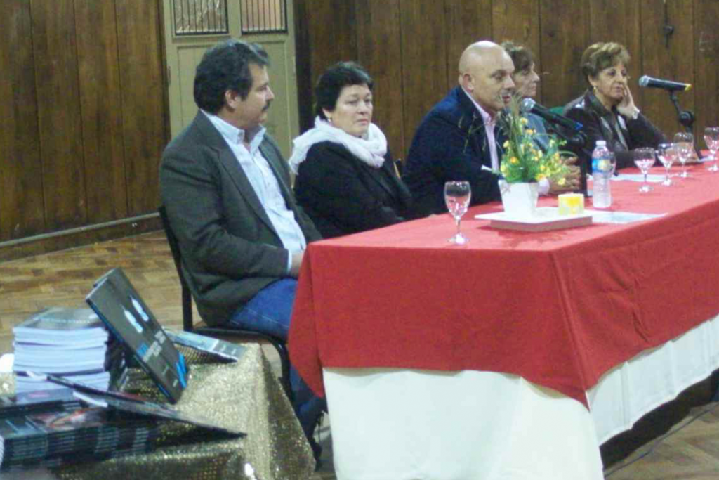 Presentación de “Oscar o el guardapolvo blanco” en el Instituto Nº T-003 Normal Superior Mercedes Balcarce de san Martín.
