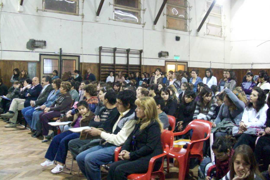 Presentación de “Oscar o el guardapolvo blanco” en el Instituto Nº T-003 Normal Superior Mercedes Balcarce de san Martín.