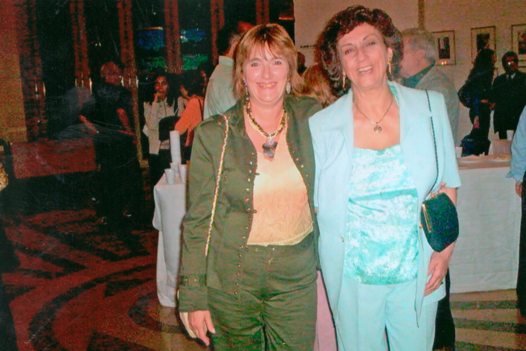 Invitados al Salón Dorado de la Legislatura de la Ciudad Autónoma de Buenos Aires.