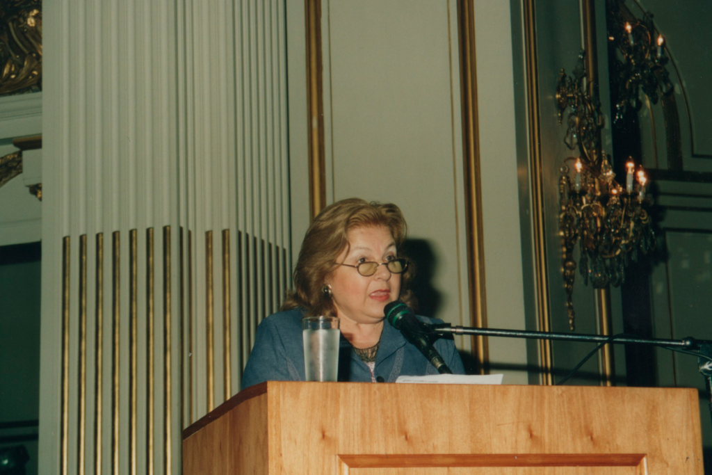 Licenciada Virginia de Díaz.